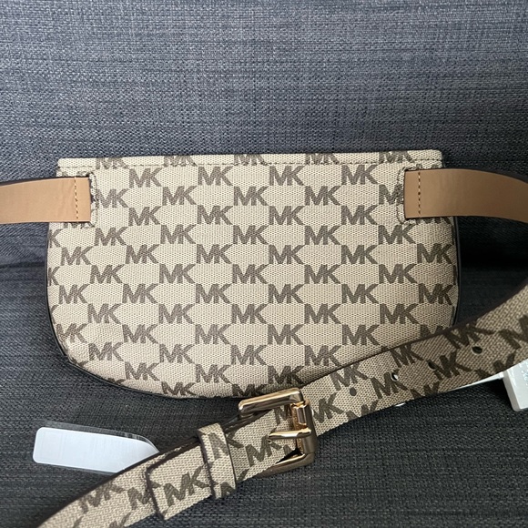 NWT MICHAEL KORS MK SIGNATURE FANNY PACK BAG ON BELT - Picture 3 of 6
